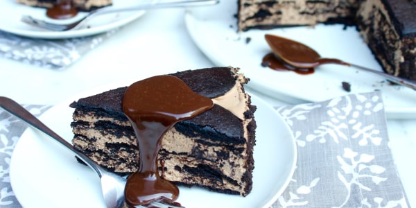 5-Ingredient No-Bake Chocolate Coffee Icebox Cheesecake