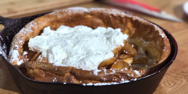 Easy Dutch Baby Pancake with Warm Apples